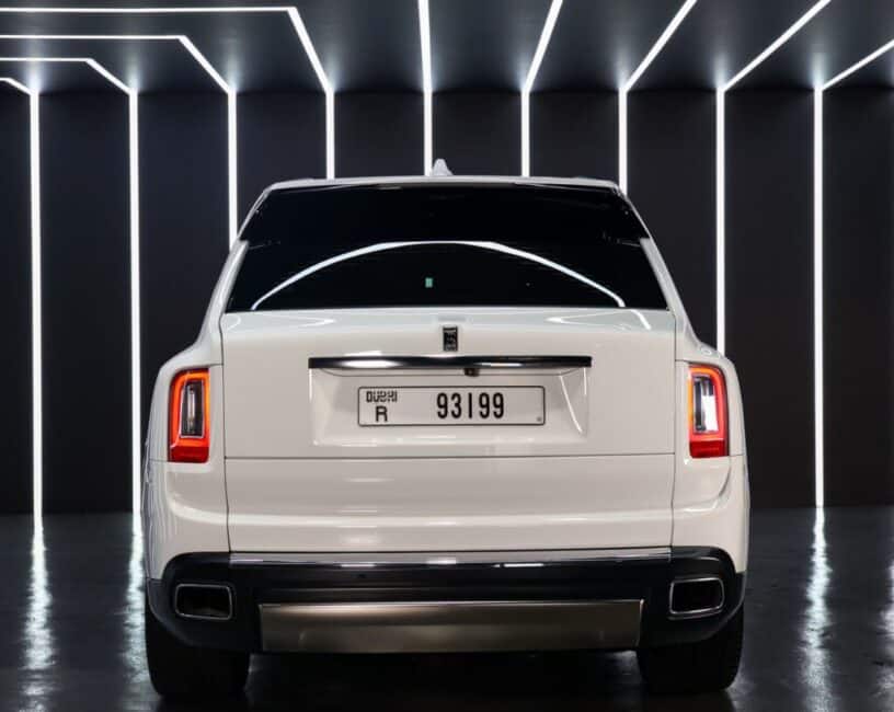 Rent Rolls Royce Cullinan 2019