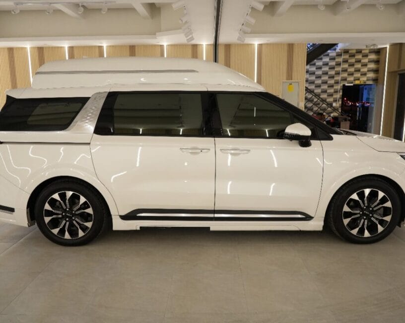 Rent Kia Carnival 2021